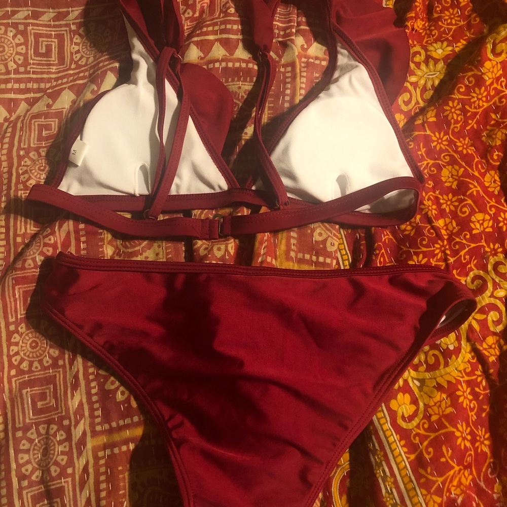 Bikini - Picture 2 of 2